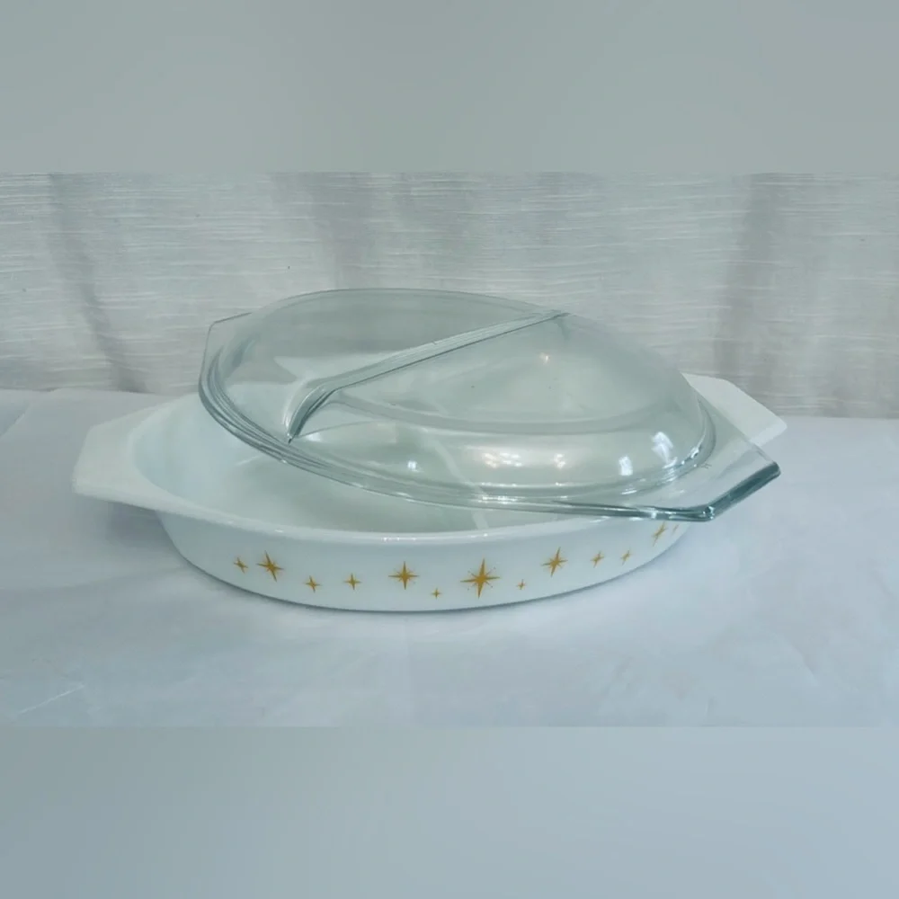 Vintage Pyrex Constellation Glass Casserole Dish with Gold Star Pattern and‎ Lid